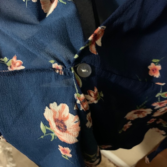 Sexy tie in blue blouse - Picture 3 of 3